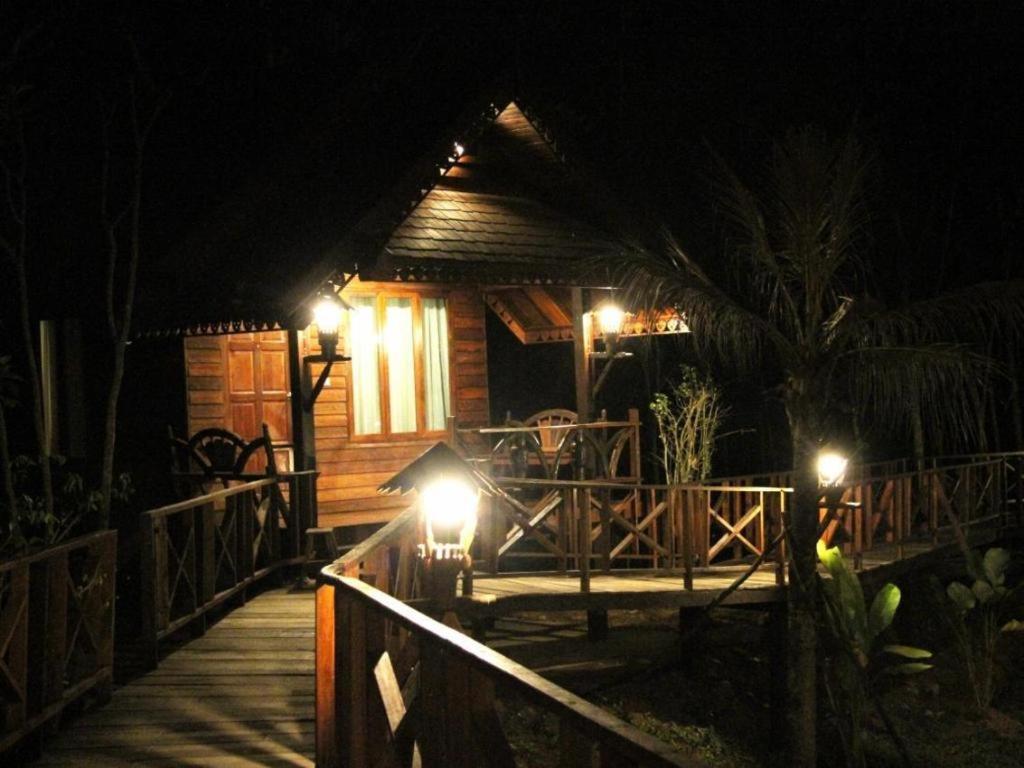 Burilamplai Resort Thung Yai Buitenkant foto