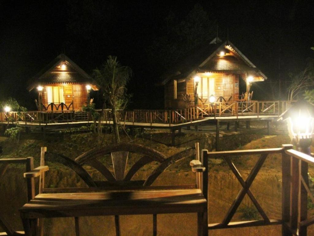 Burilamplai Resort Thung Yai Buitenkant foto