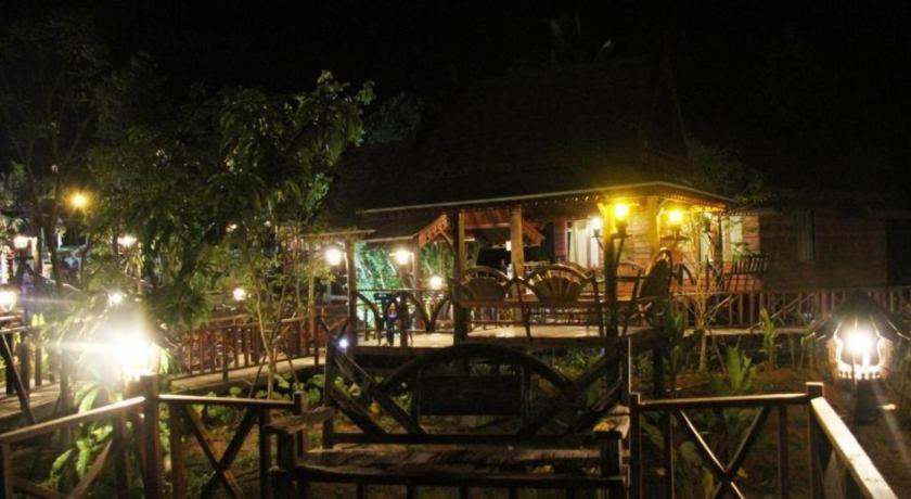 Burilamplai Resort Thung Yai Buitenkant foto