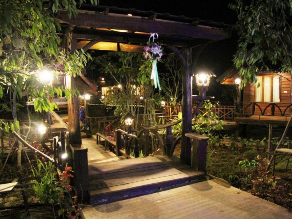 Burilamplai Resort Thung Yai Buitenkant foto