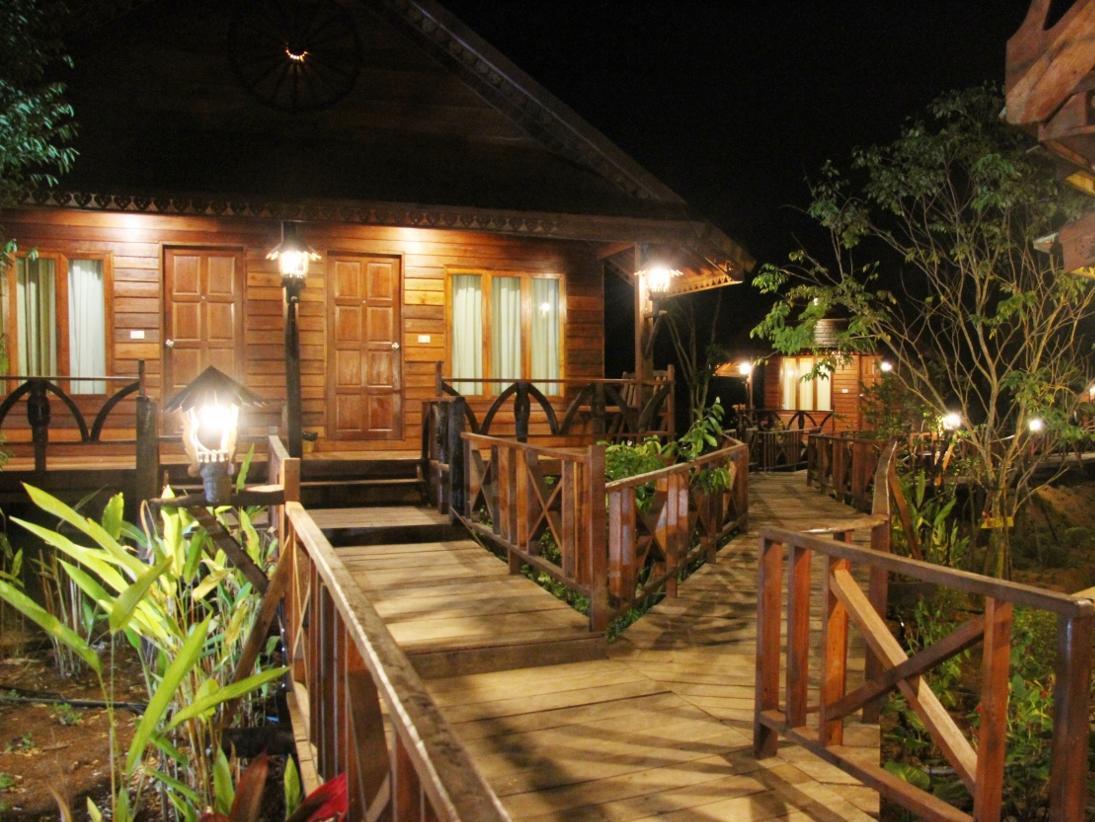 Burilamplai Resort Thung Yai Buitenkant foto