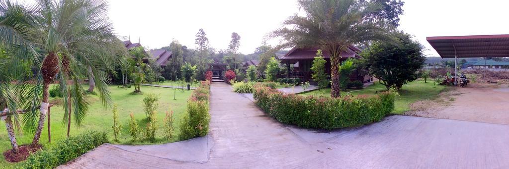 Burilamplai Resort Thung Yai Buitenkant foto